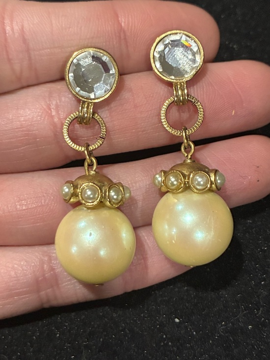 Vintage Jewelry - Vintage Etruscan Revival Pearl Cabochon Drop Earrings